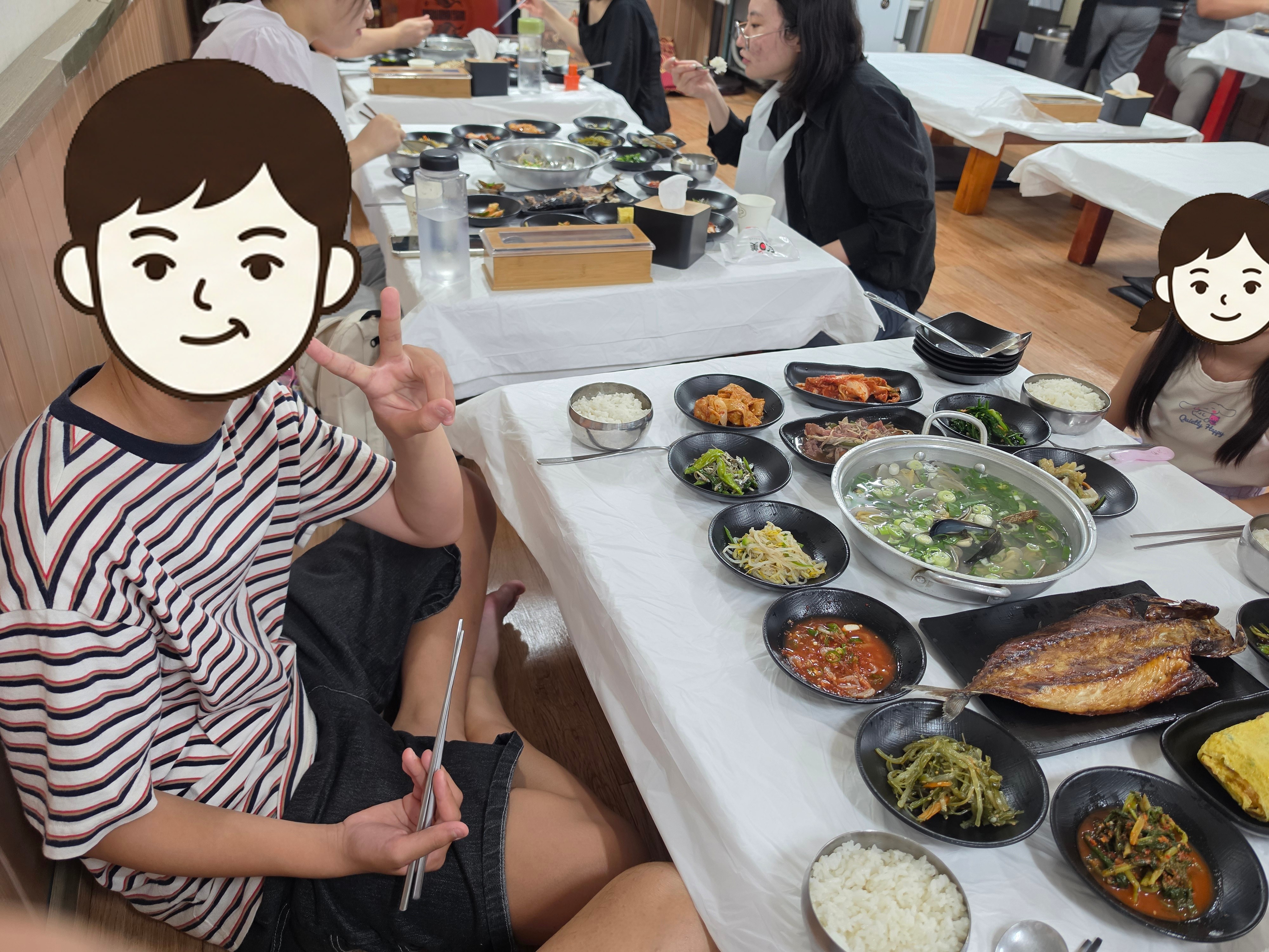 백성식당에서 카메라를 보는 모험, 뒤로 모아도 함께