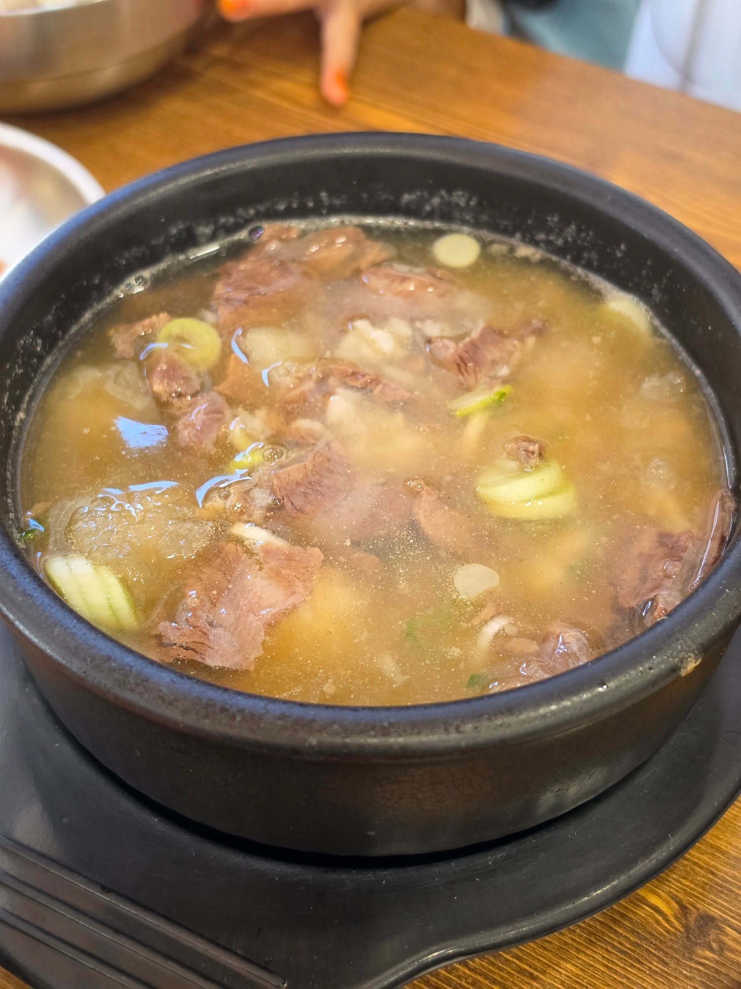뚝배기에 담긴 수육곰탕